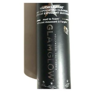 GlamGlow youthcleanse Daily exfoliating cleanser